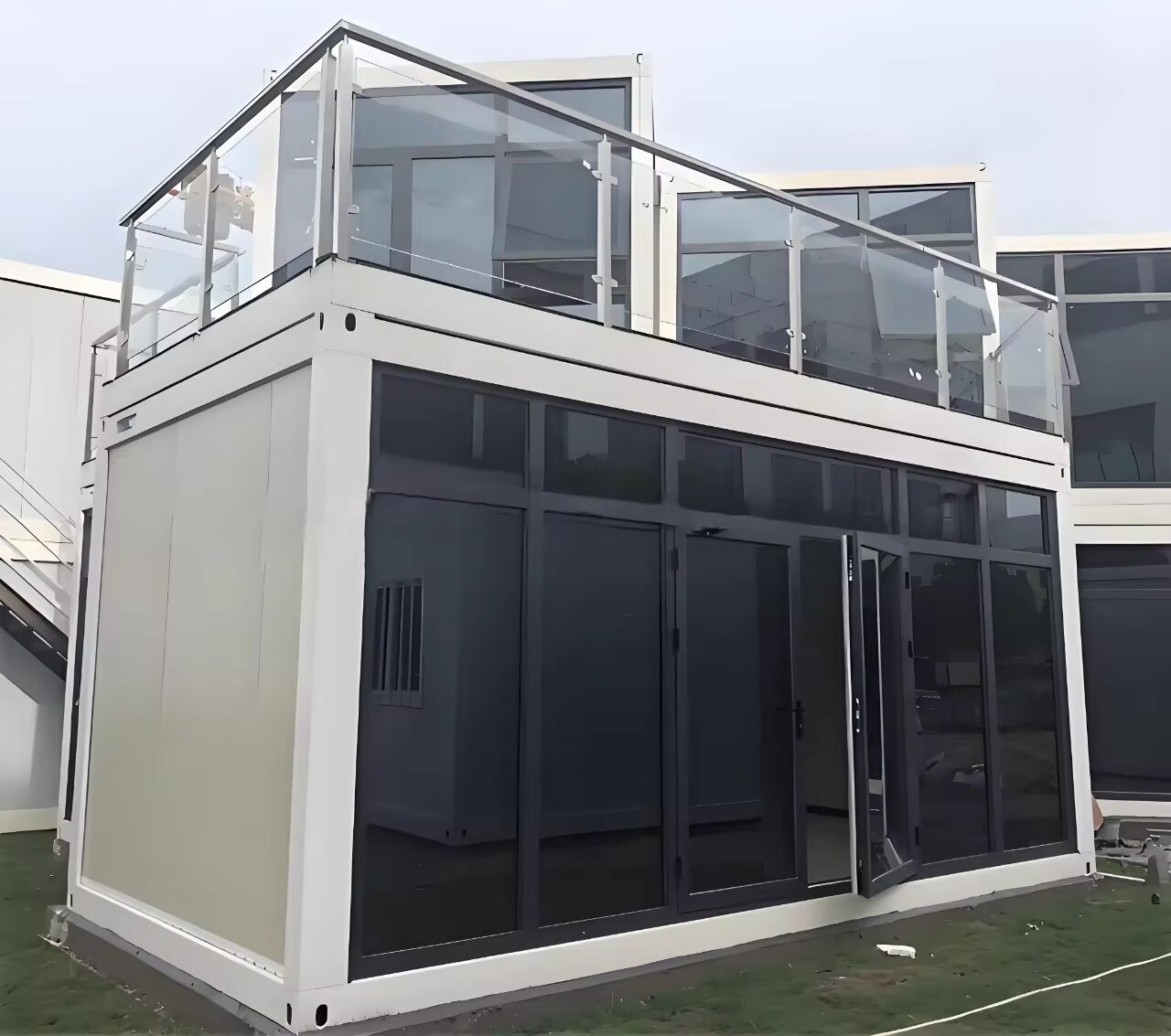 Retail shop container converted into a commercial outlet